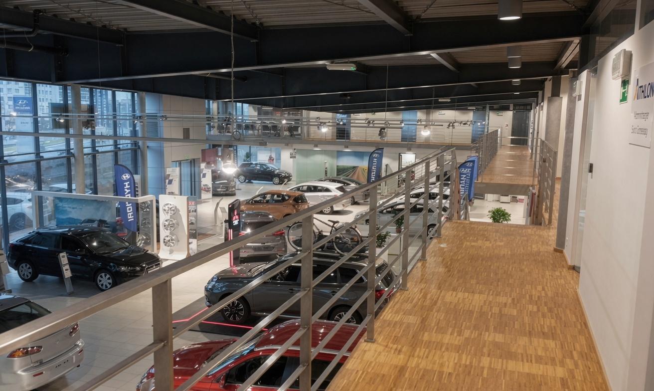 Budowa salonu samochodowego
Auto GT - Warszawa, ul. Połczyńska
